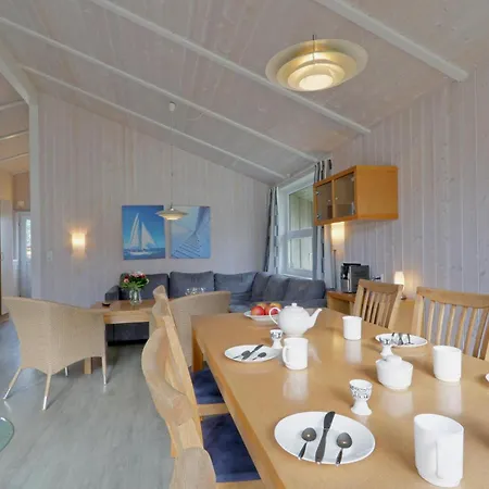 Abendrot 12 - Dorf 3 * Priwall