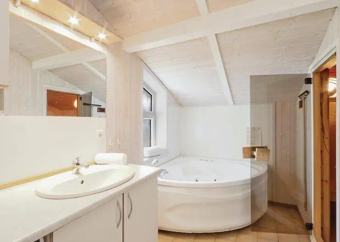 Abendrot 12 - Dorf 3 *